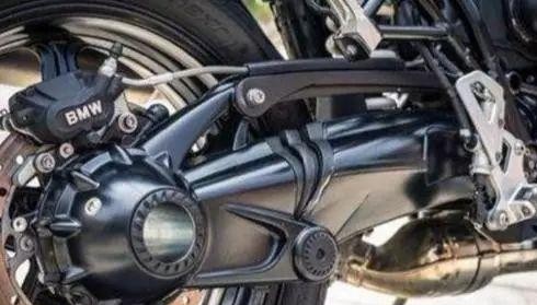 为什么摩托车都用链条驱动，厂家为啥不做传动轴？现在终于知道了