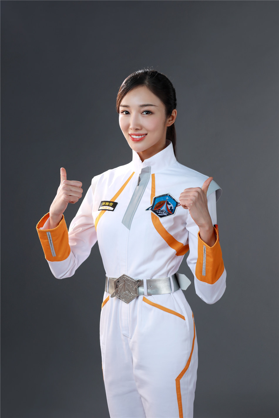 太空》热播 林琳奇朱正廷互动惹爆笑