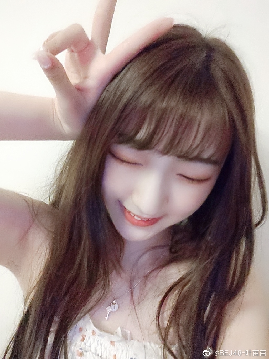 偶像美少女bej48-叶苗苗迷人写真美照