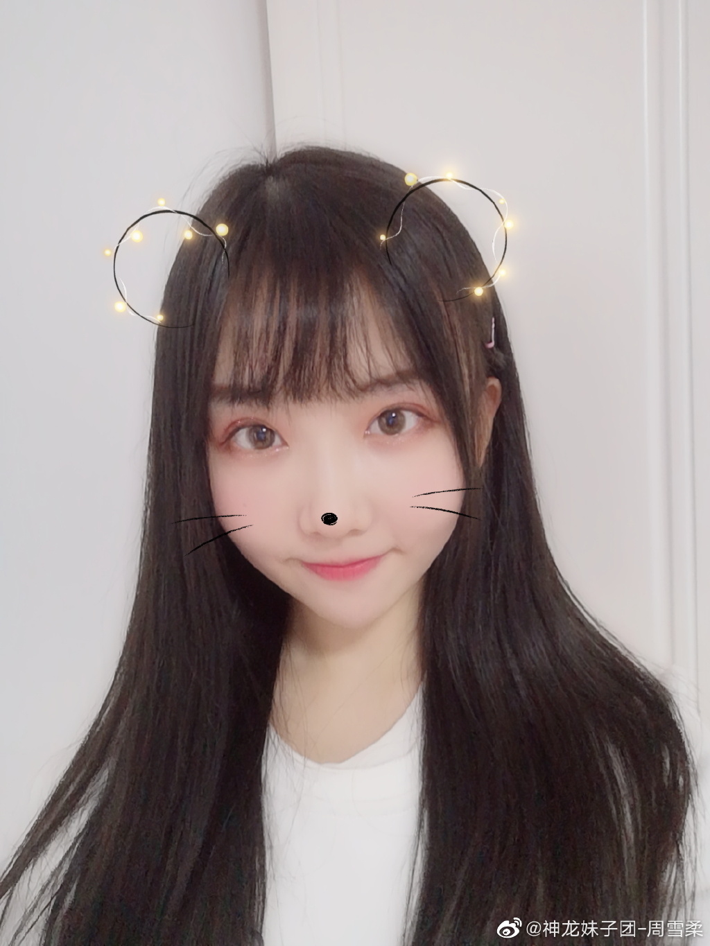 偶像美少女神龙妹子团-周雪柔迷人写真美照