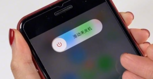 晚上睡觉手机要不要关机好多人都做错了看看为什么