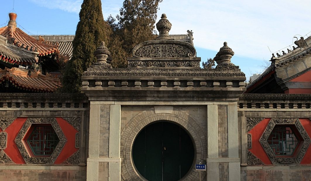 万寿寺内的这对西洋式建筑西洋门 万寿寺内的这对西洋式建筑西洋门