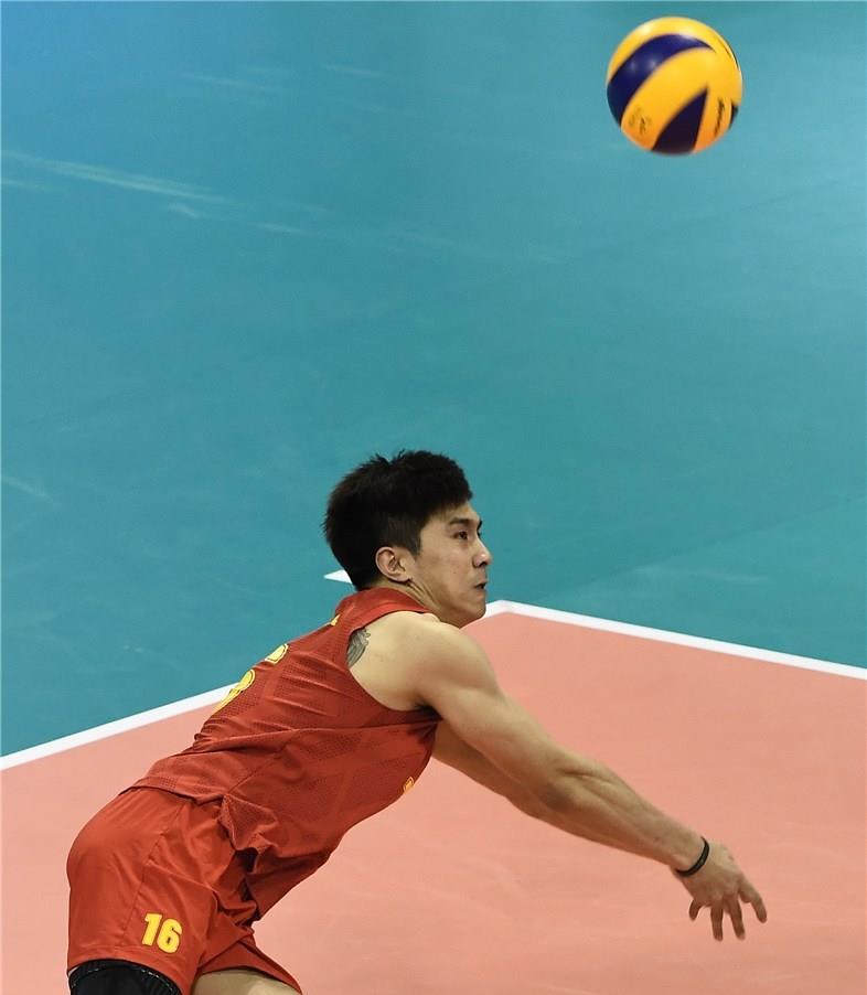 日本利用小野寺太志短平快领先技术暂停,戴卿尧高拉开追平但江川却跳