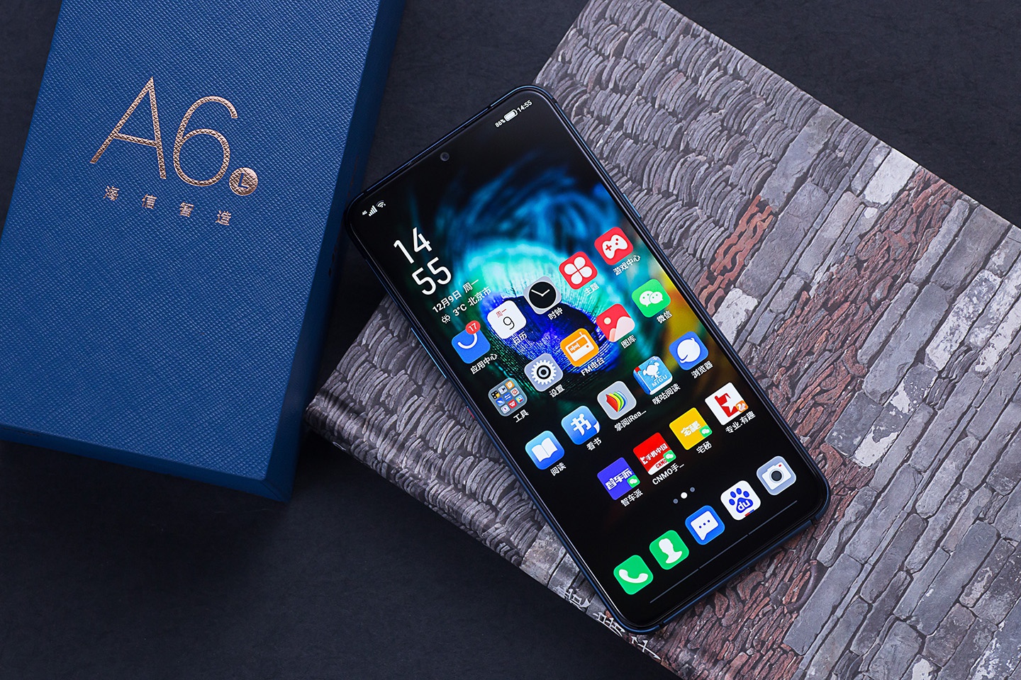 海信双屏阅读手机a6l图赏:极度舒适的深度阅读体验|双屏|海信|阅读器