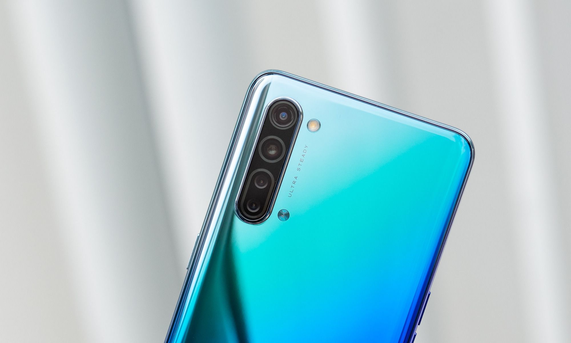 oppo reno3图赏:3d双曲面搭配7.96mm机身,这颜值到底值几分?