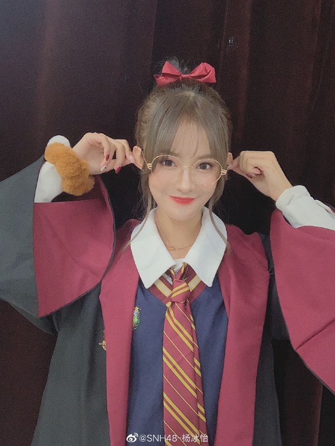 偶像美少女SNH48-杨冰怡迷人写真美照欣赏