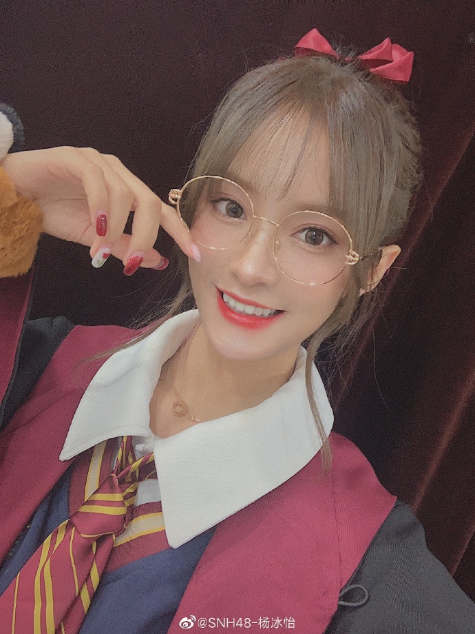 偶像美少女SNH48-杨冰怡迷人写真美照欣赏