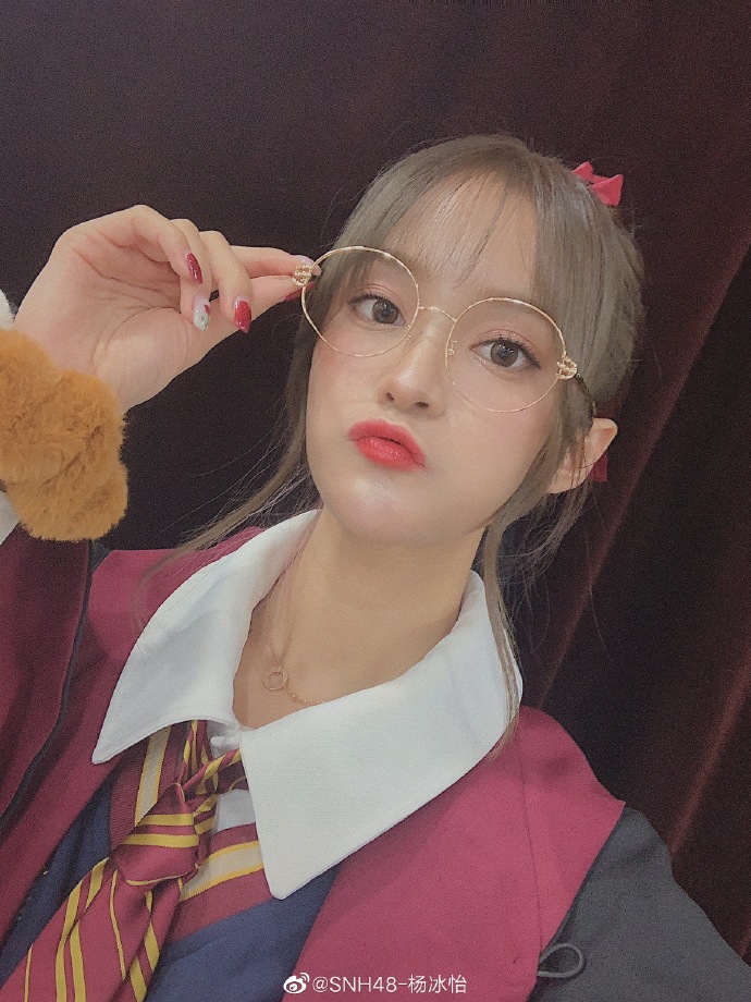 偶像美少女SNH48-杨冰怡迷人写真美照欣赏