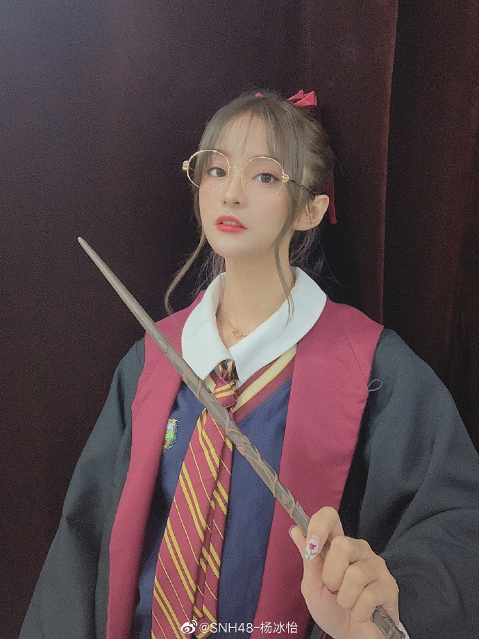 偶像美少女SNH48-杨冰怡迷人写真美照欣赏