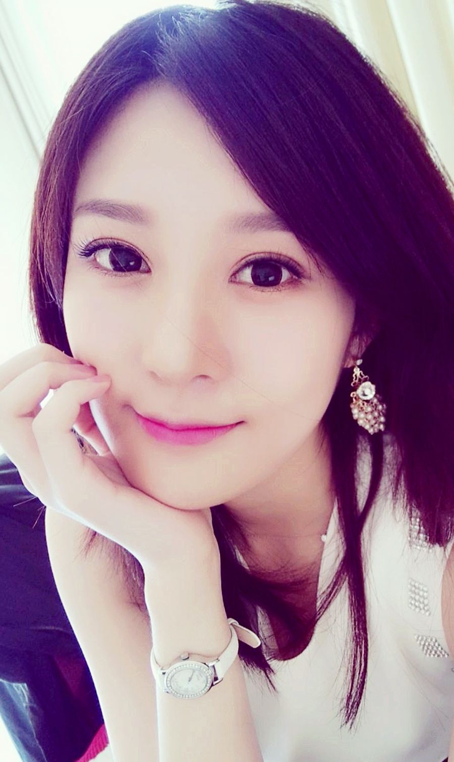 新版纪晓芙邬靖靖写真:清纯少女脸,湖水般的眼神似有着无限魅力