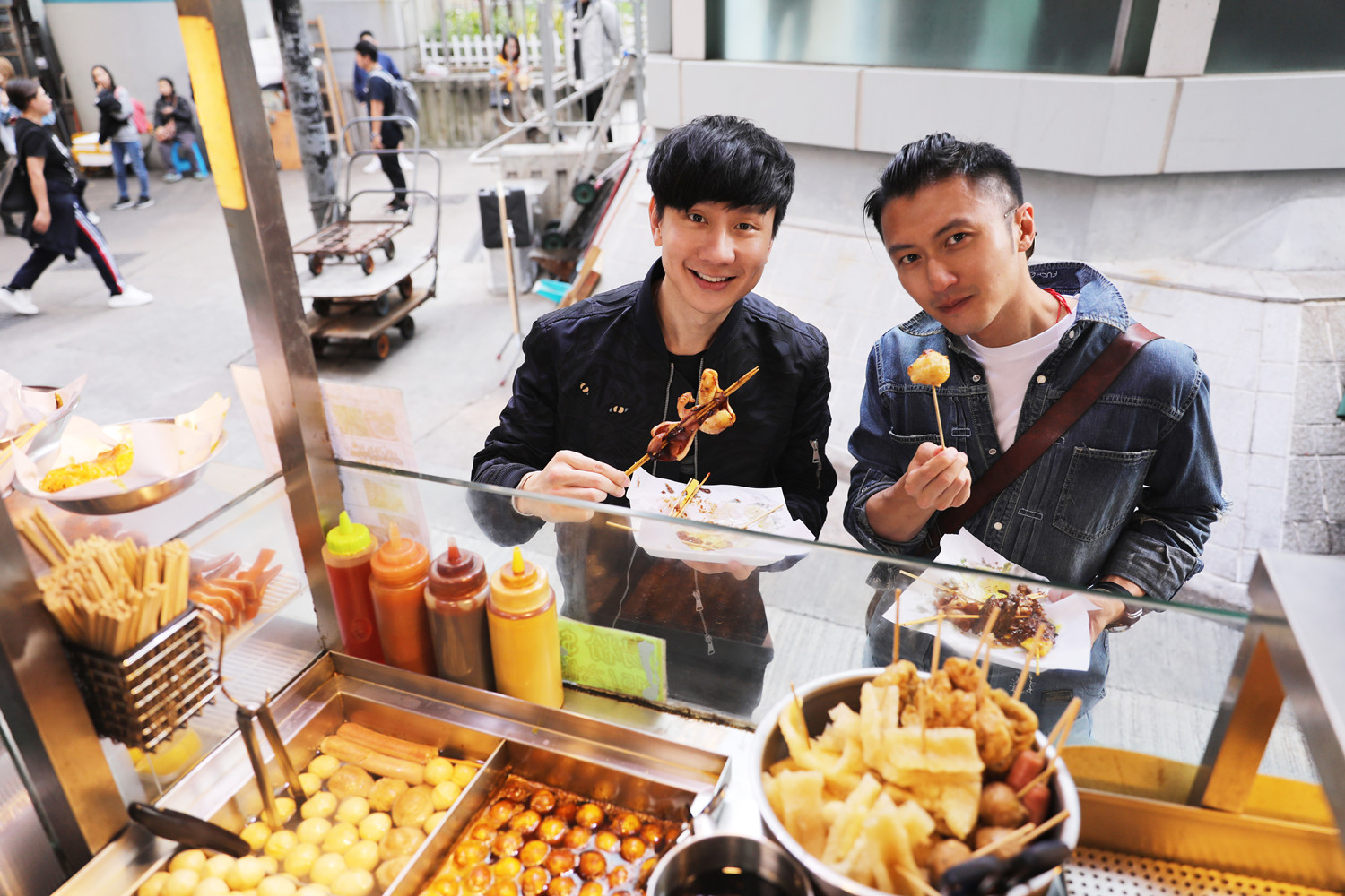 林俊杰阿Sa相聚《锋味》再唱《小酒窝》张国荣生前保安暖哭网友