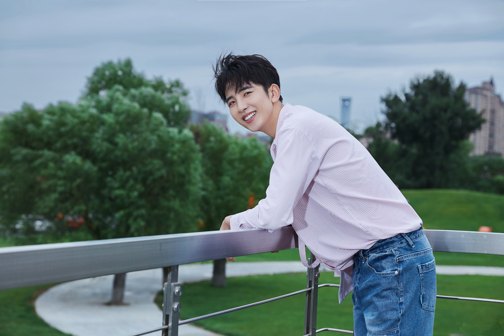 李政军简约大片 清爽惬意电力满格