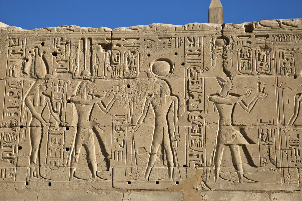 古埃及帝国遗留下的最大最壮观的神庙卡尔纳克神庙