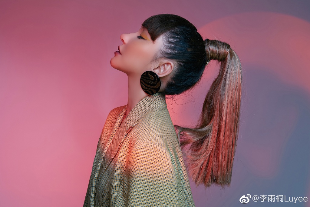 网红美女李雨桐迷人写真美照欣赏