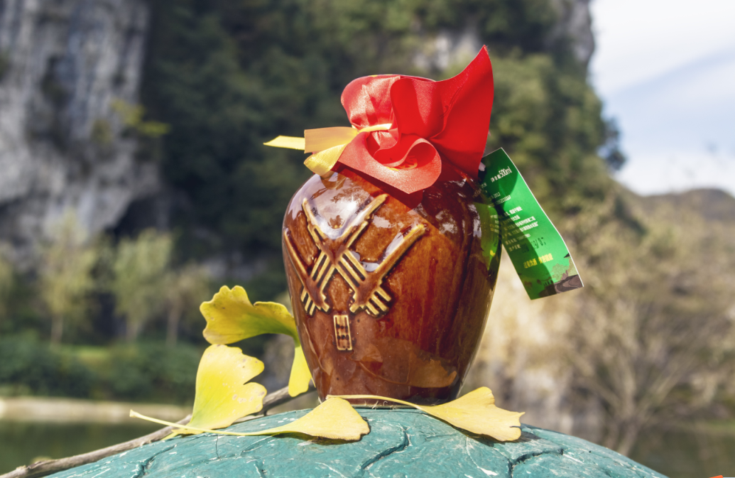 正宗大方八堡苗家水花酒