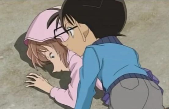 灰原哀亲密接触过的4人,柯南姿势狼狈,琴酒脑中这一幕太辣眼!