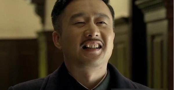 29岁才出道,因反派小人物被观众熟知,如今好评如潮成黄金配角