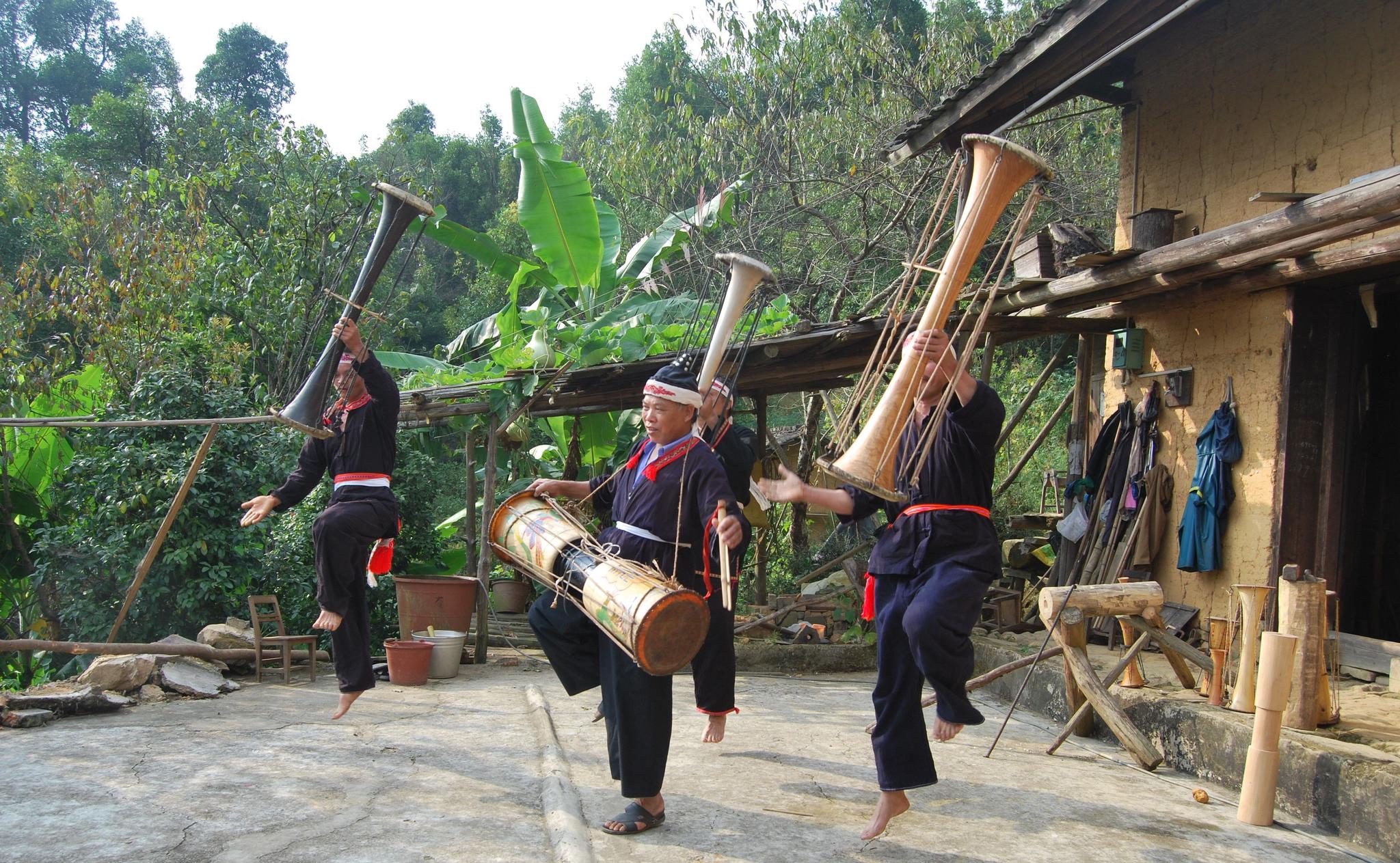 广西金秀非遗黄泥鼓舞和着古老的吟唱惊艳了时光