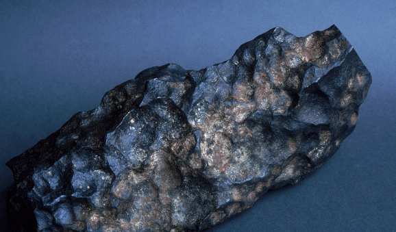 神秘陨石在地球上呆了8万年,仅6平方米大,却重达60吨