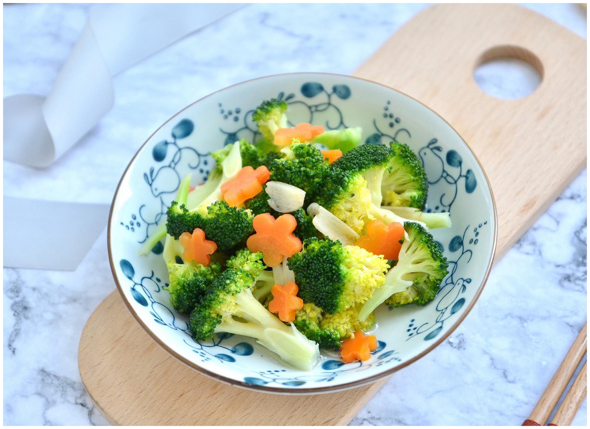 清炒西兰花的做法