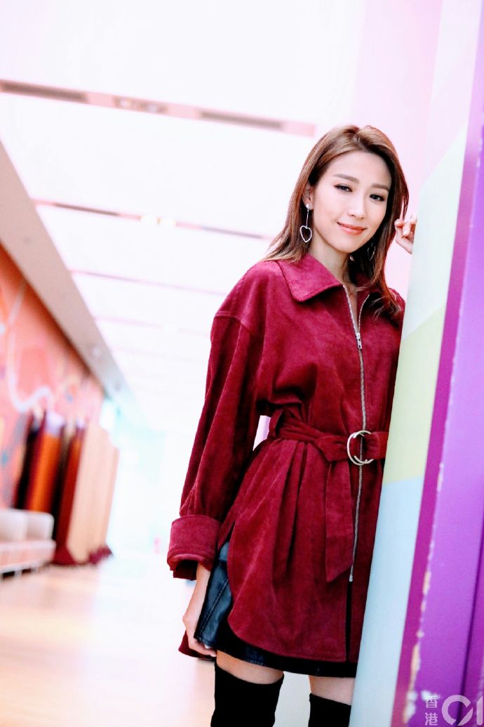 美女演员姚子羚迷人写真美照欣赏