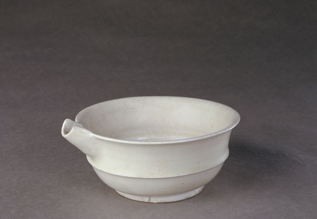 故宫博物院珍藏的唐代瓷碗喝茶喝酒都可以来吸一口仙气吧