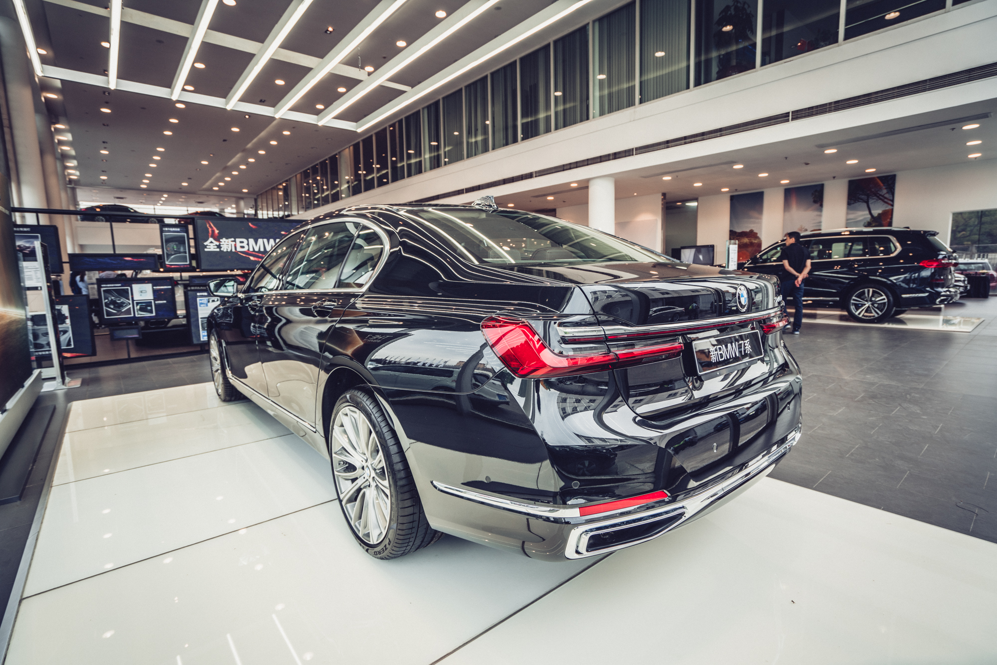 新一代宝马7系,霸气外露-新浪汽车