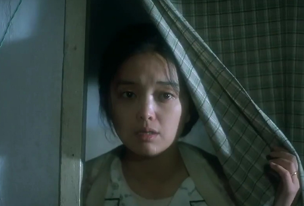 她是《赤子威龙》中李连杰的老婆,如今客串《知否》无人识