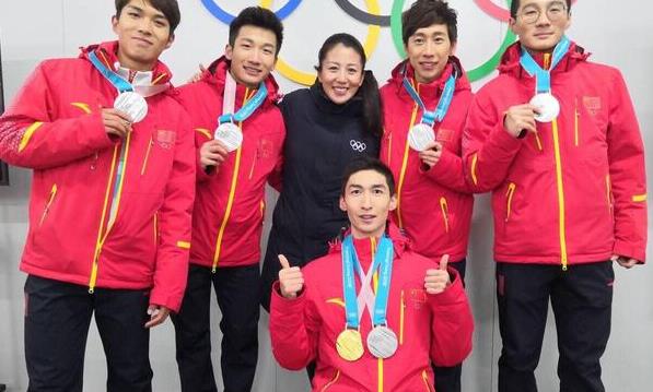 44岁奥运冠军杨扬,曾挺着肚子申奥,嫁美国富豪老公,今儿女双全