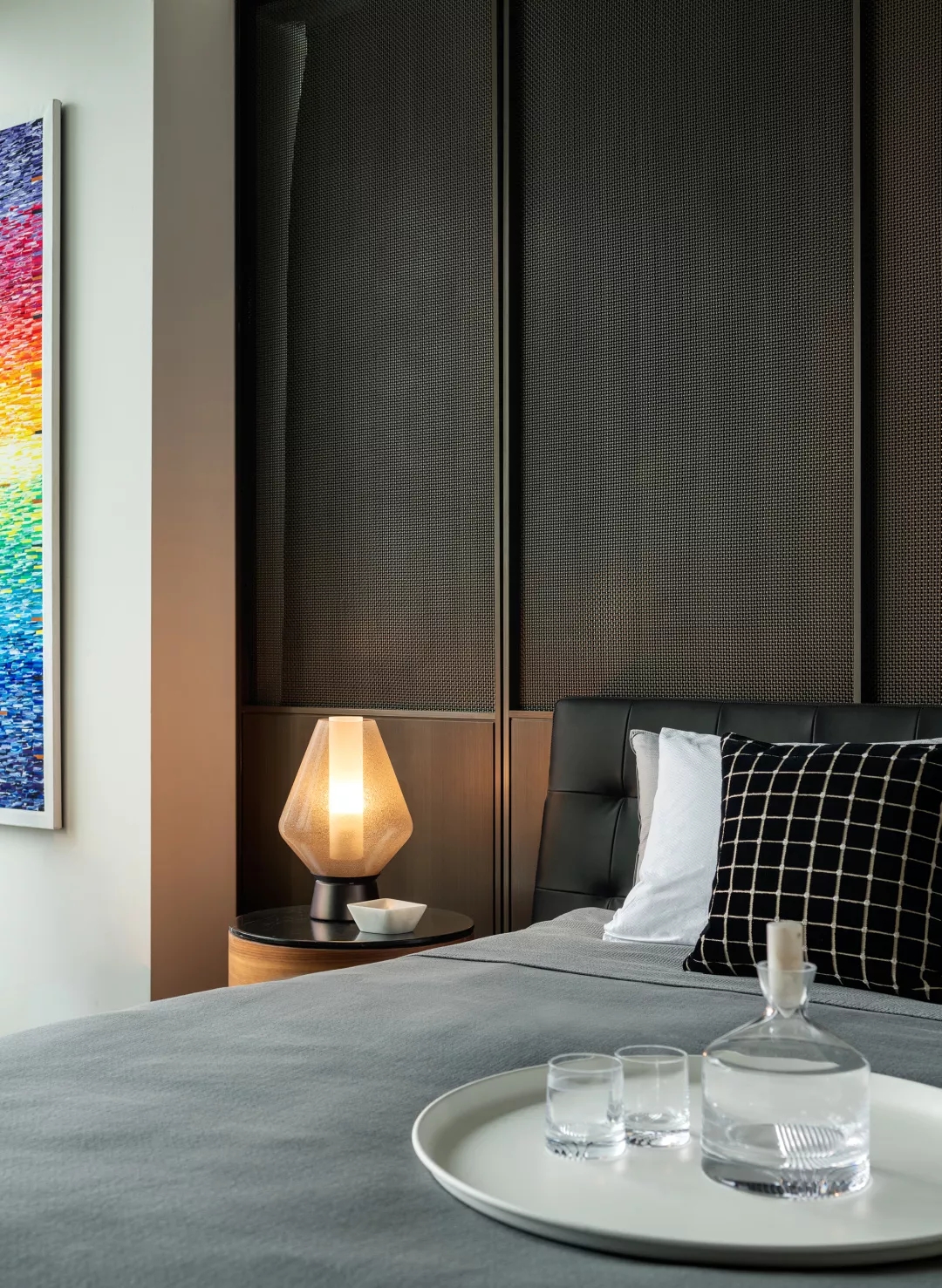 装修公司案例｜极简风设计师操刀的高端豪宅，奢华外表展优雅内涵