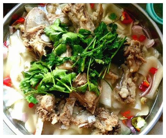 听说过新疆“那仁”小吃吗?一盘标准的新疆美味,西部小吃的魅力|新疆|那仁|小吃_新浪新闻