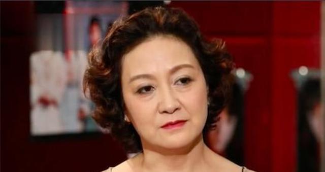 她是《红楼梦》剧组里最幸运的演员,剧组人员在大街上"捡"到她|金莉莉