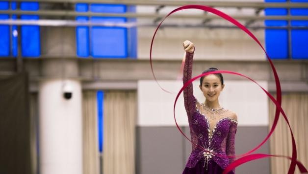 她被誉为是体操女神!因"挺胸照"走红,现在依旧貌美如花