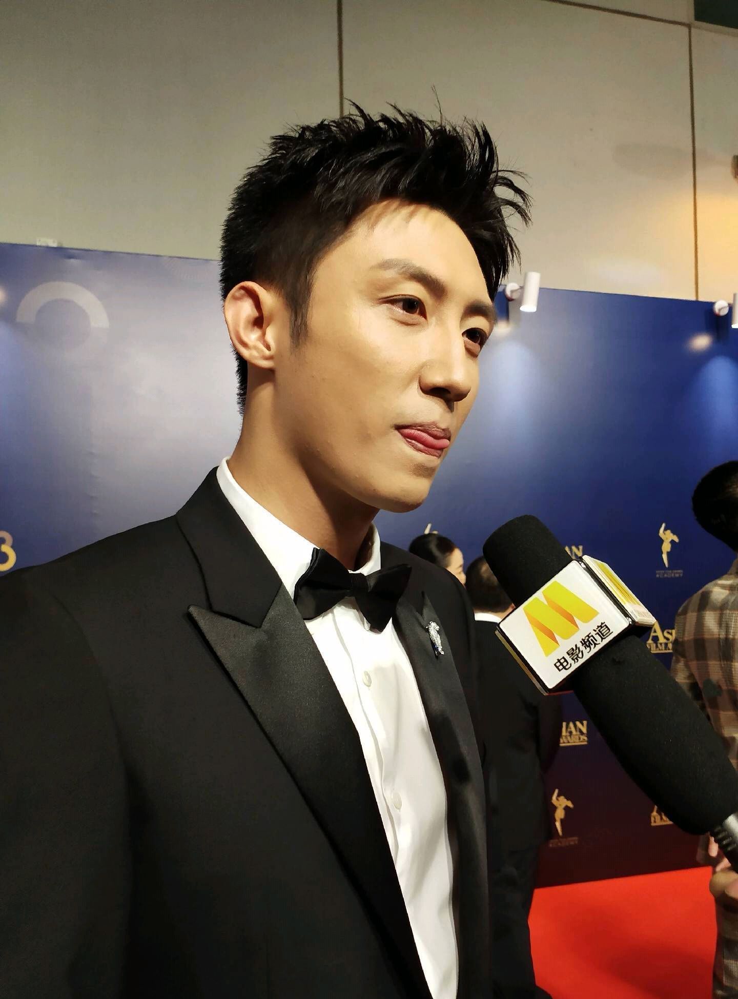 原来你是这样的黄景瑜,吐舌小动作可爱到犯规,确定不看一下?