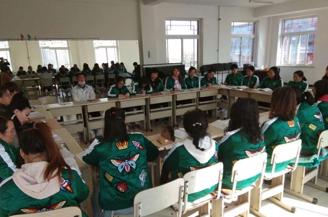 合文化谈心声显本心创佳绩大连文武学校教职工大会