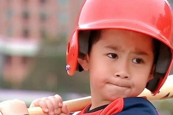 tvb昔日童星王秉熹勇夺全球大学电影奖弟弟王树熹复出tvb