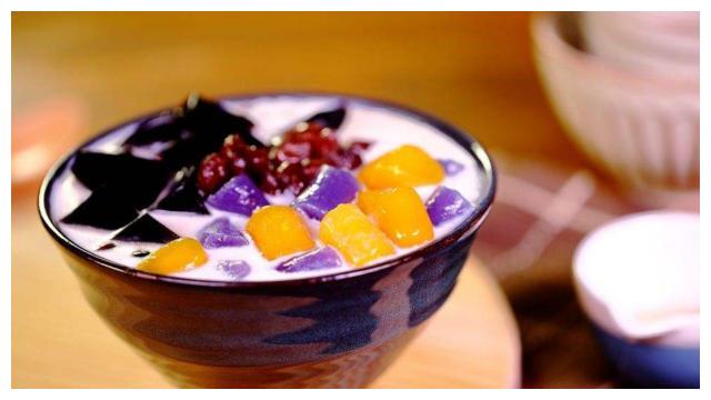 适合夏季在家做的芋圆烧仙草做法简单吃起来很解热