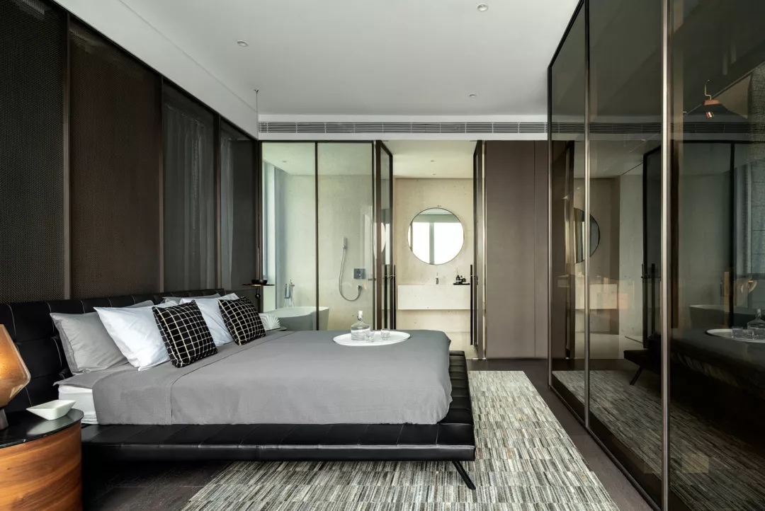 装修公司案例｜极简风设计师操刀的高端豪宅，奢华外表展优雅内涵