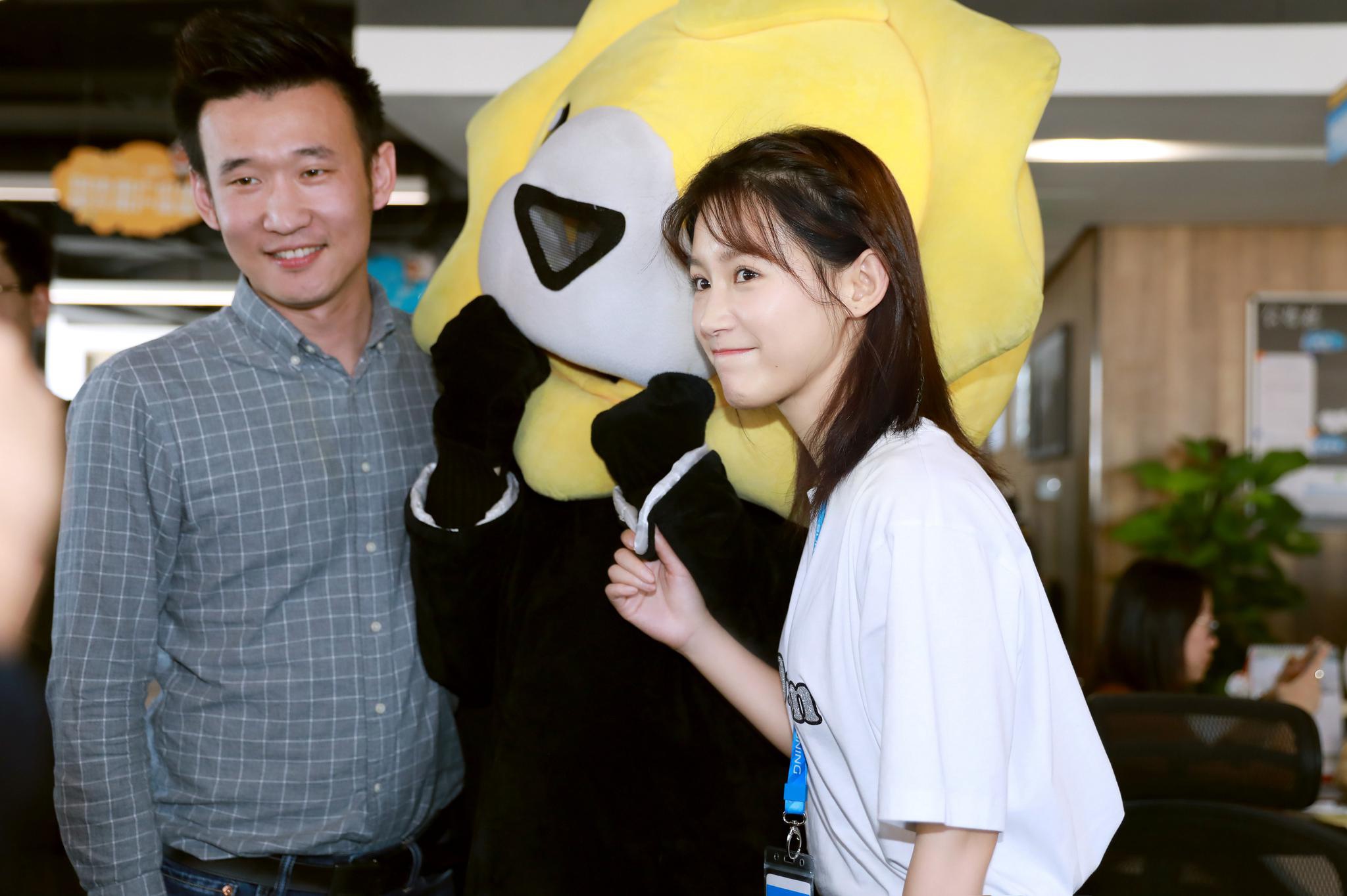 苏青扫楼开设运动小课堂游戏互动逗趣十足