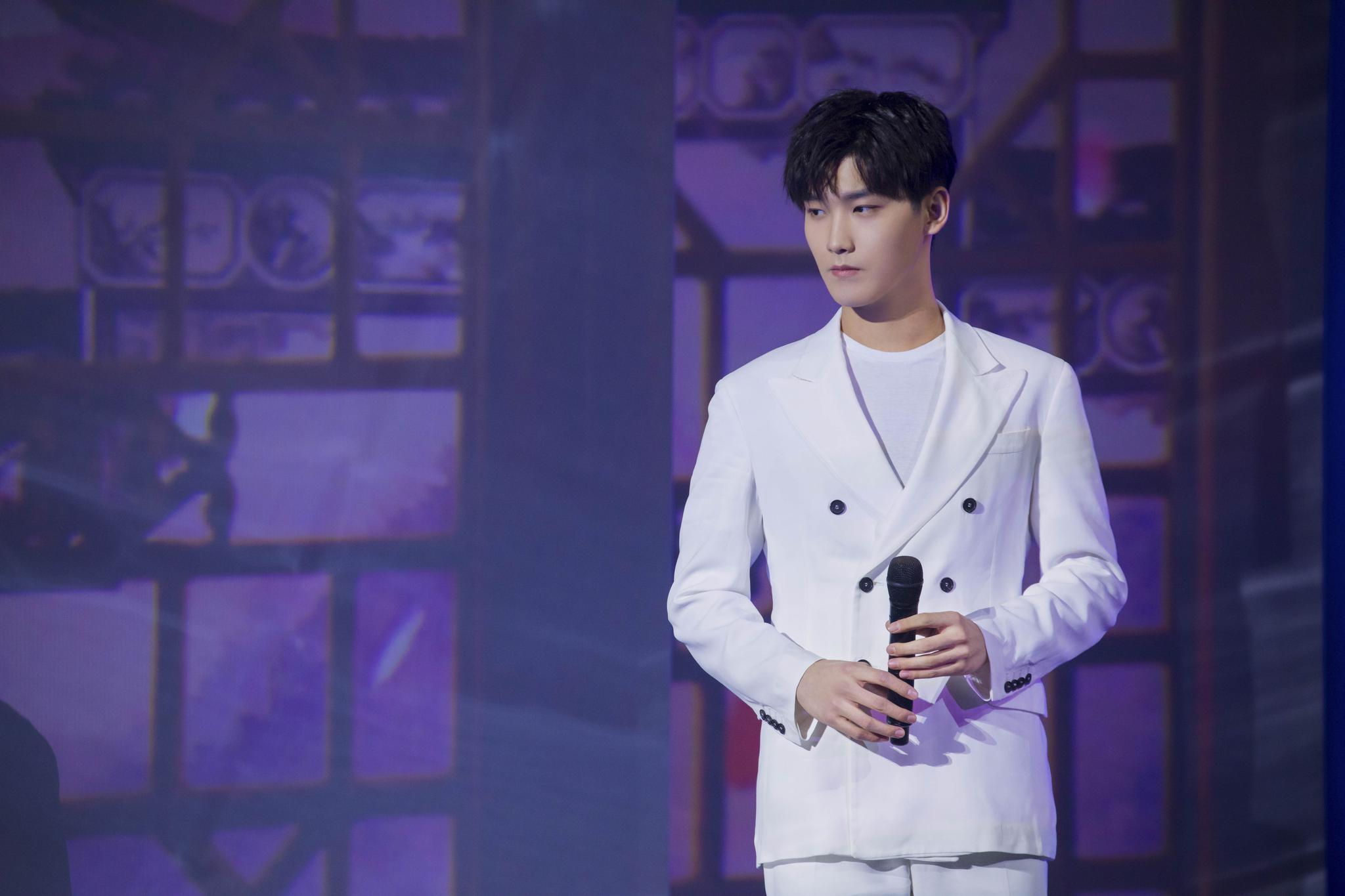 邢昭林惊喜献唱某盛典声线温柔丰采高雅