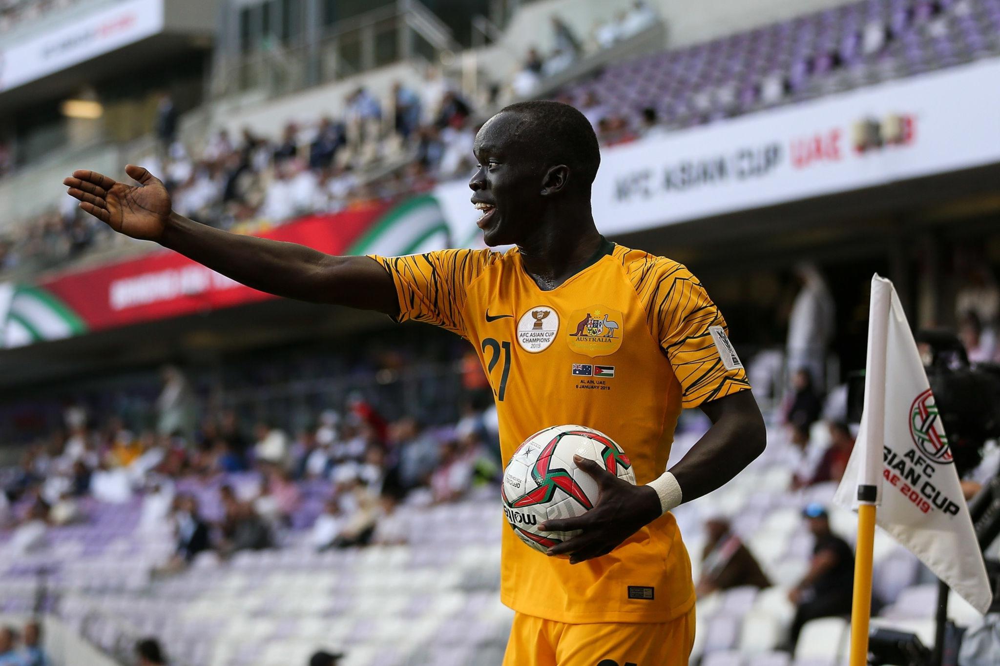 这位从难民营走出的澳大利亚国脚,怀揣一颗善心逐梦前行