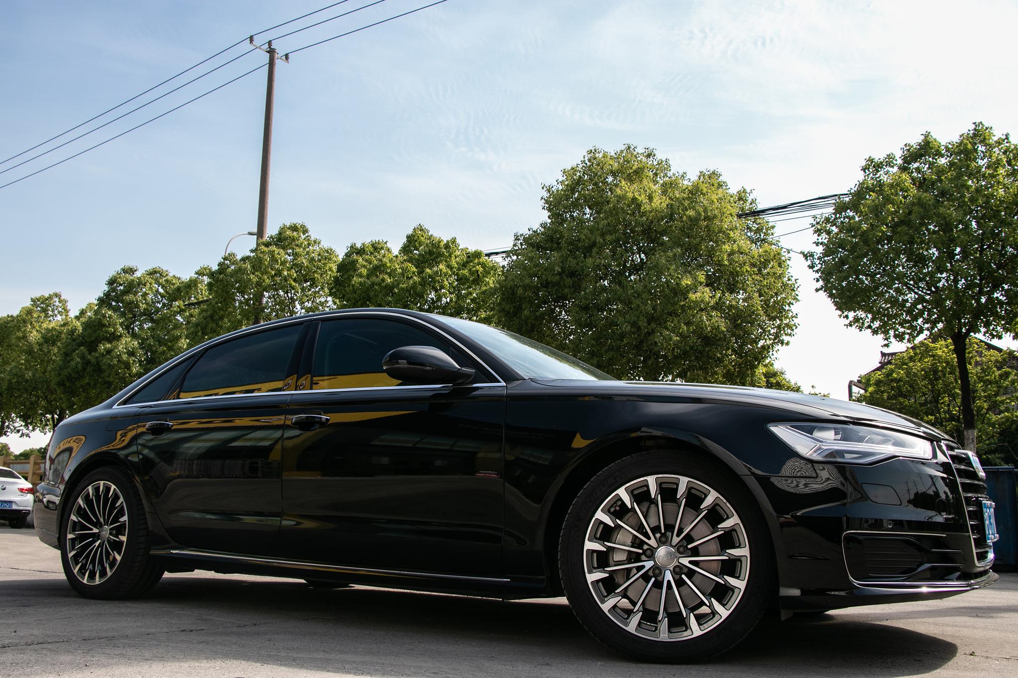 "相关内容介绍有以下锻造轮毂肯定好啦,其实锻造轮毂就是铝合金轮毂