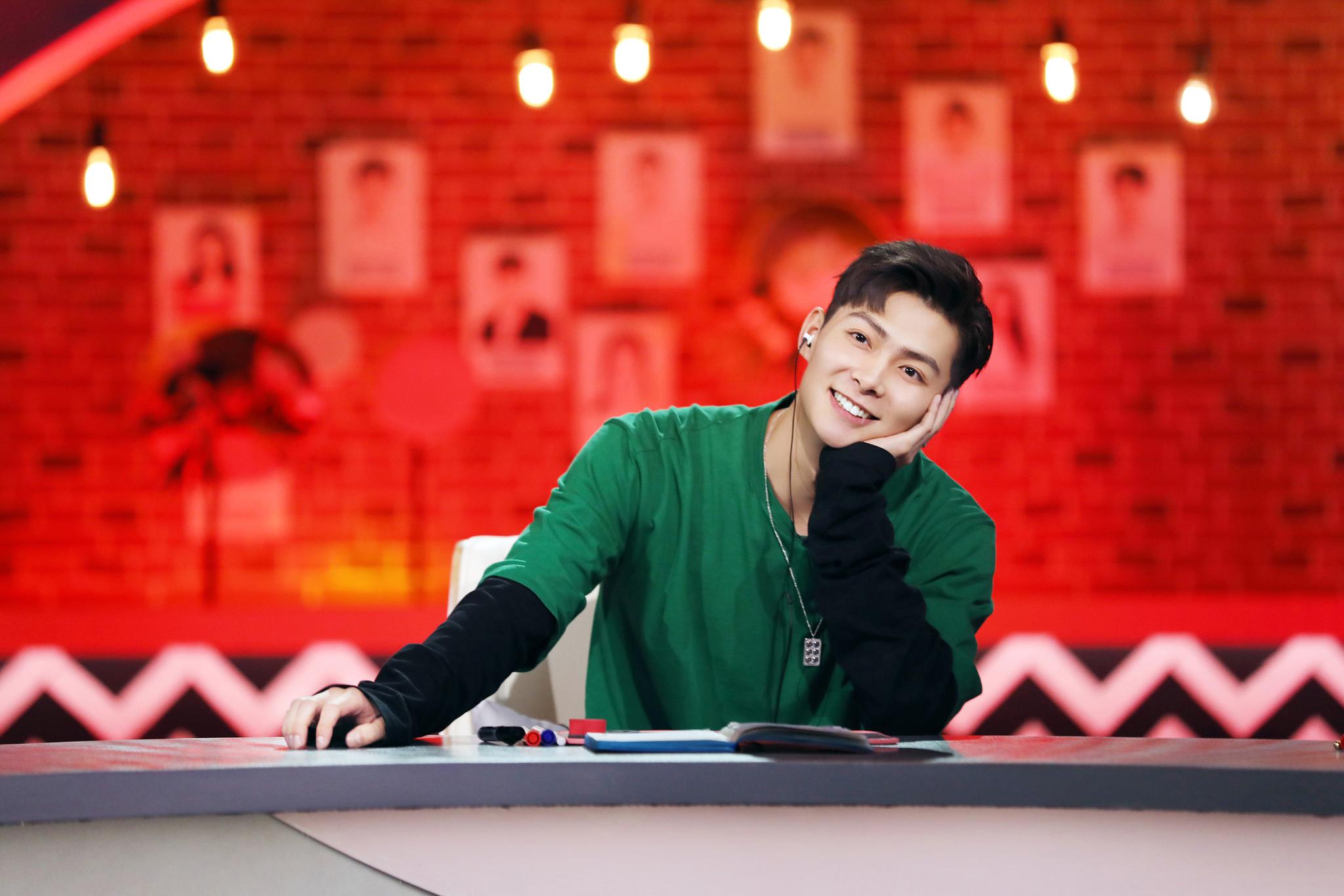 恋商神算子张铭恩新综艺上线大展厨艺在线撒糖