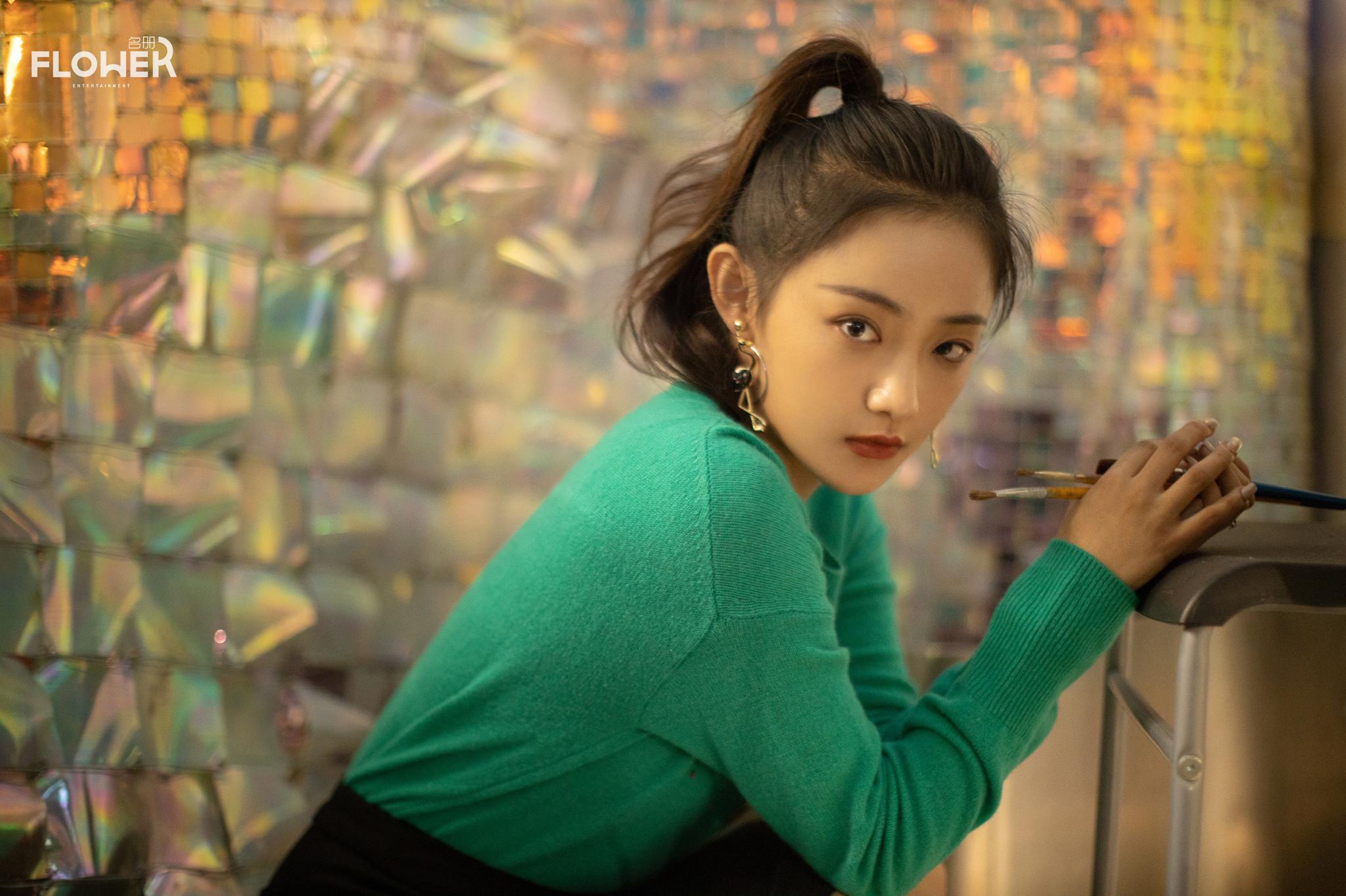 吴佳怡最新写真释出0202石榴少女复古文艺