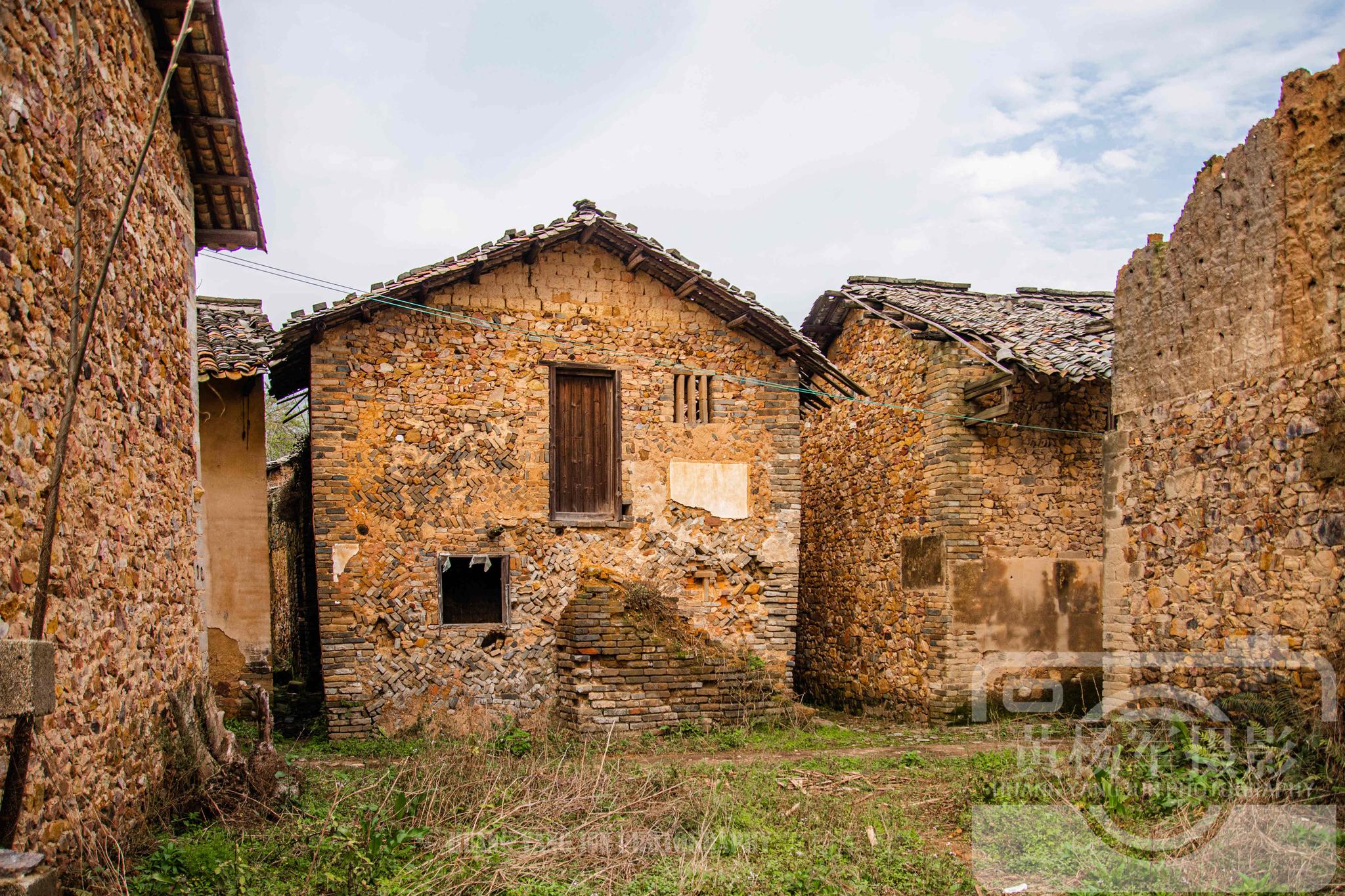 于都县车溪乡坝脑村的老屋,斑驳的巷道勾起儿时的回忆,看看怎样