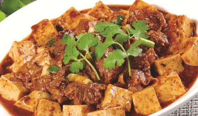 老汤牛肉炖豆腐真的很好吃,这样做味道会更香,不妨尝试一下