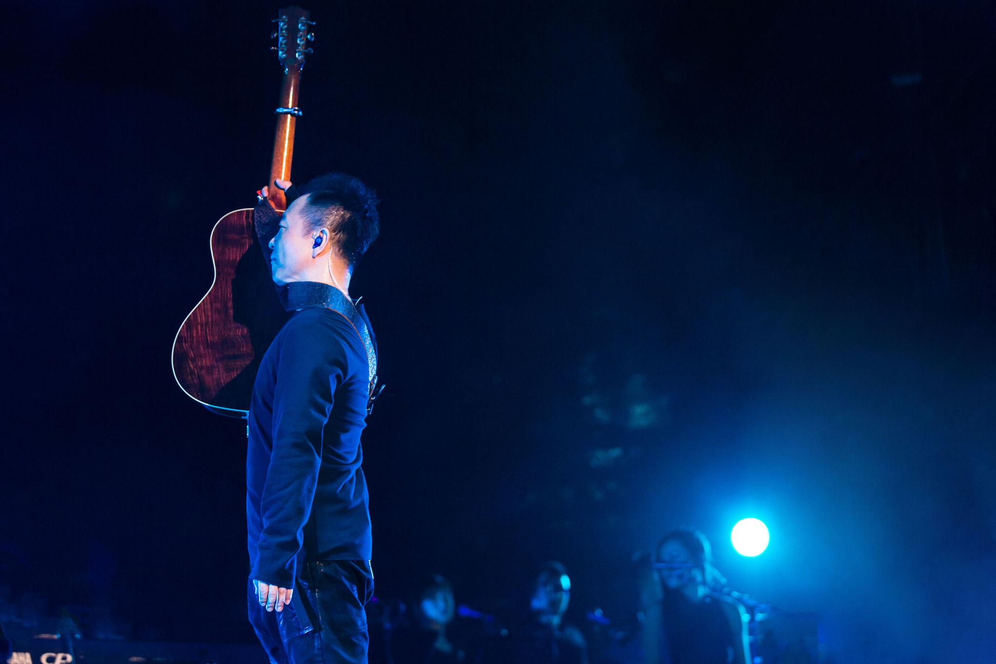 许巍"无尽光芒"巡演福州开唱 昆明站正式解锁