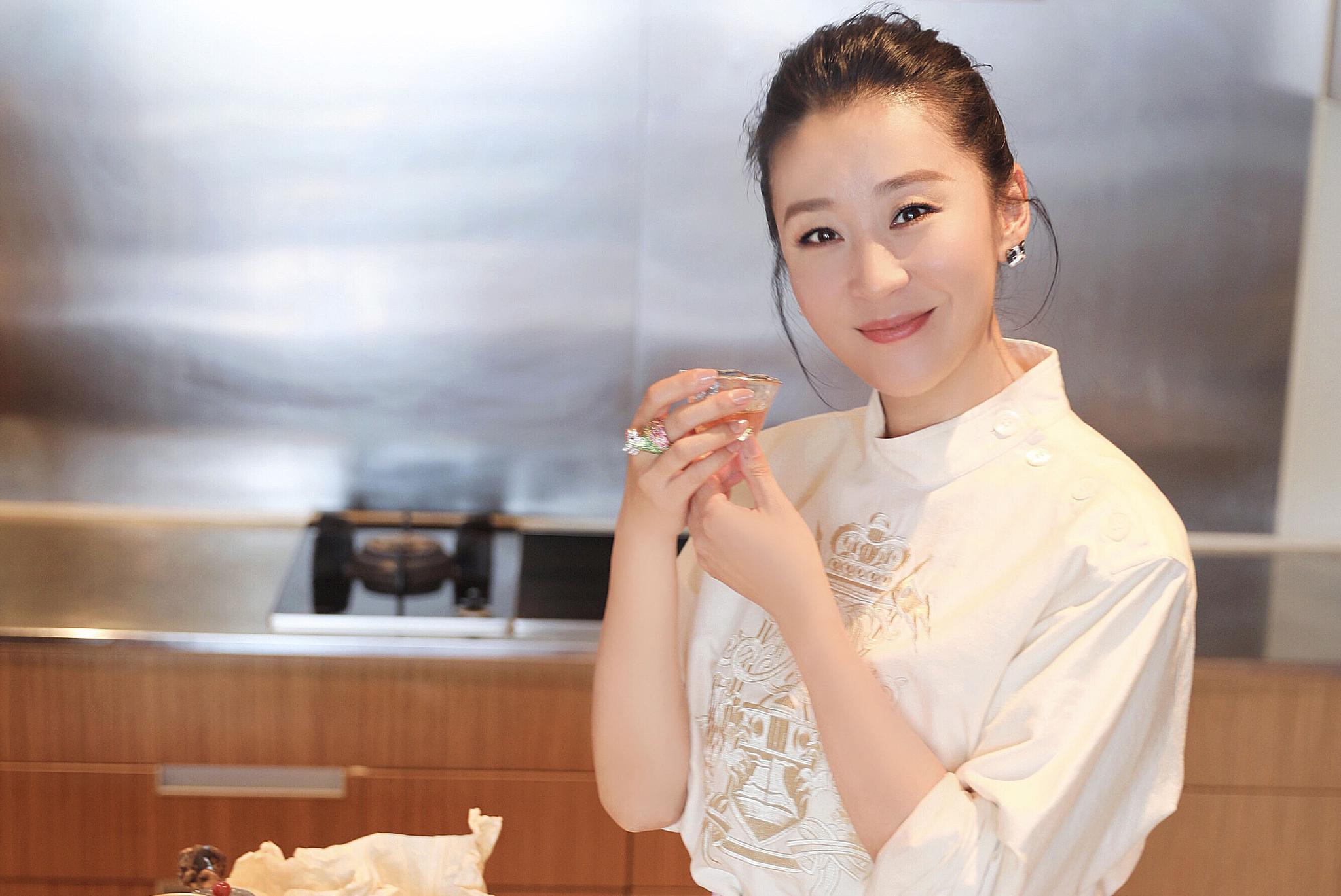 "女神""女神经"切换自如 苗圃反差的一面你知道吗