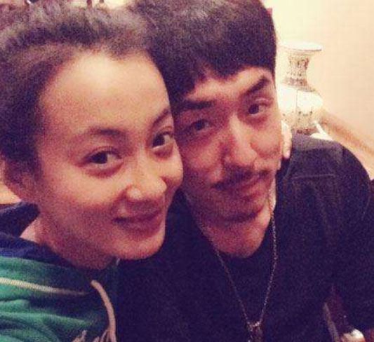 演员刘欢与妻子因戏结缘，老婆是“姜生妈妈”，网友：祝福
