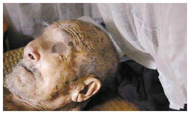 "爸你要走了没,我只有7天的假",儿子一番话,使老人含泪而终